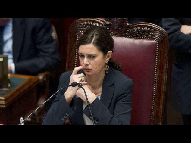 Camera: si' allo stipendio ai parlamentari arrestati