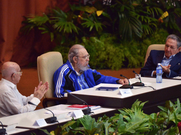 Fidel compie 90 anni, sinfonia e sigaro di 90 metri in dono - Foto