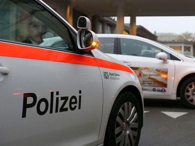 Uomo ferisce 6 persone su un treno in Svizzera