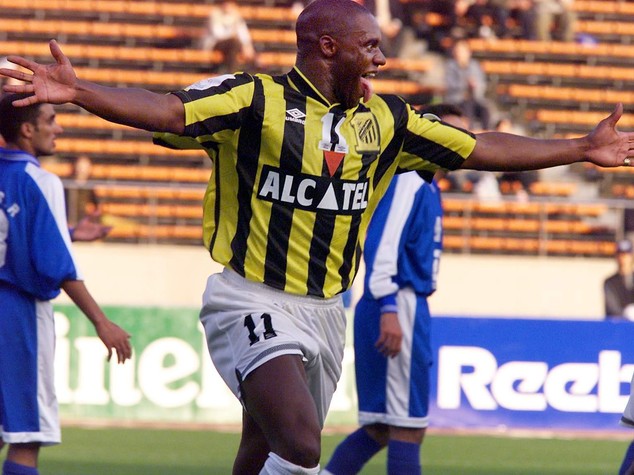 Bloccato con il Taser, muore l'ex calciatore Atkinson