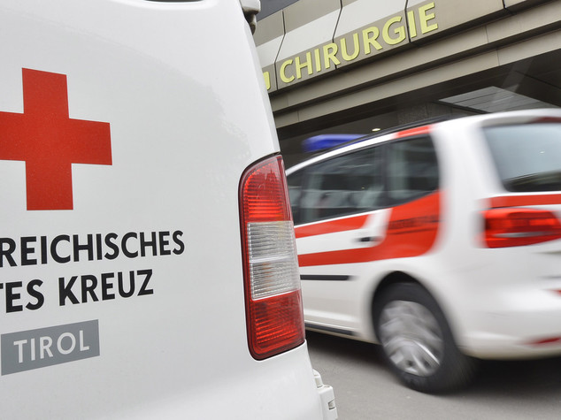 Austria: accoltella due persone in treno, arrestato