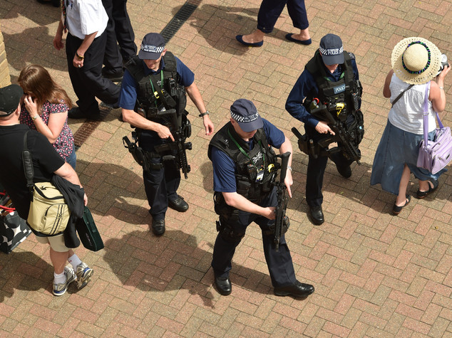 Wimbledon, arrestato uomo armato in strada