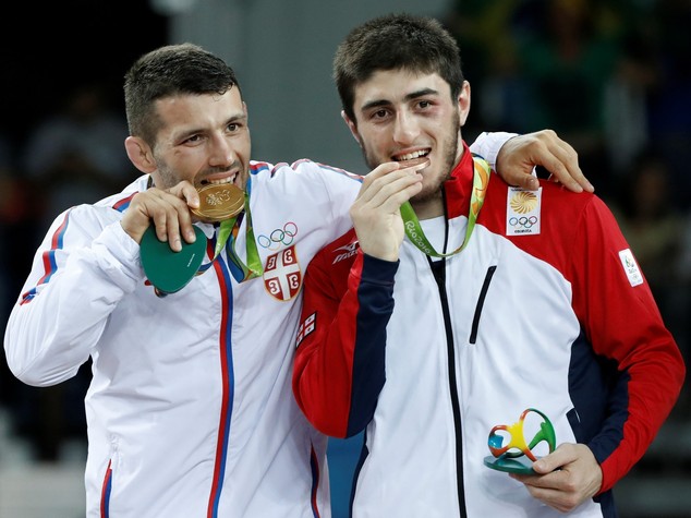 Lotta greco-romana, 66 kg, oro al serbo Stefanek