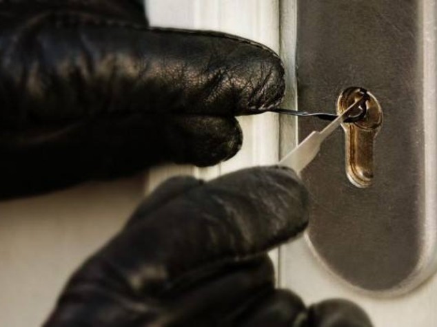 Sicurezza: tentano furto mentre proprietario e' in casa,arrestate