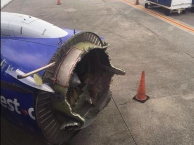 Si stacca pezzo di un motore, paura su Boeing 737 in Florida