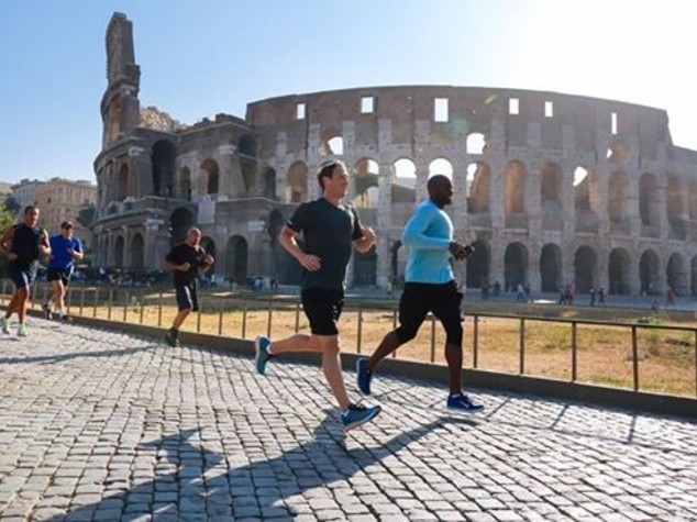 Zuckerberg a Roma, jogging in centro, udienza papale e lezione - Diretta