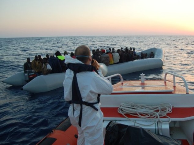 Migranti: arrivano a Trapani in 789 su nave Dattilo