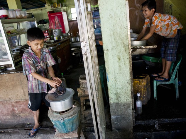 Myanmar: lavoro minorile, coinvolti quasi 1.300.000 minorenni