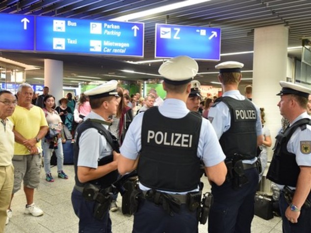 Allarme all'aeroporto di Francoforte, evacuati 2 terminal
