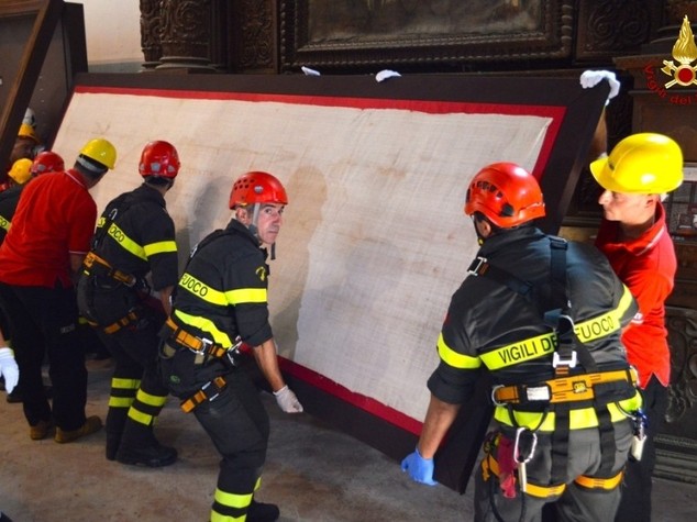 Terremoto, recuperata la sindone di Arquata del Tronto