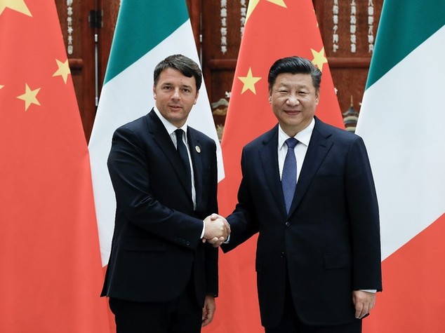 Renzi in Cina incontra presidente Xi, "le relazioni si rafforzano"