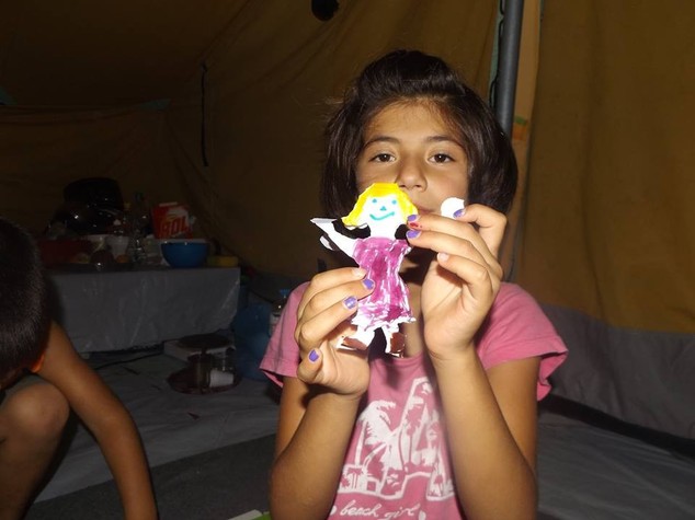 Ritrovata in Grecia 'Shera', la bimba che disegna l'orrore in Siria