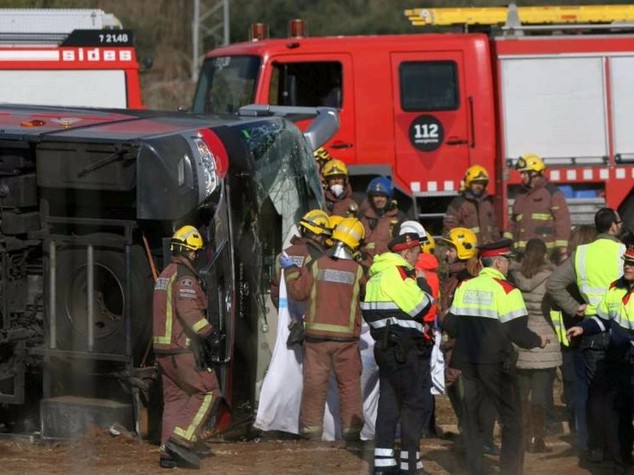 Bus si schianta a Barcellona, 21 turisti feriti