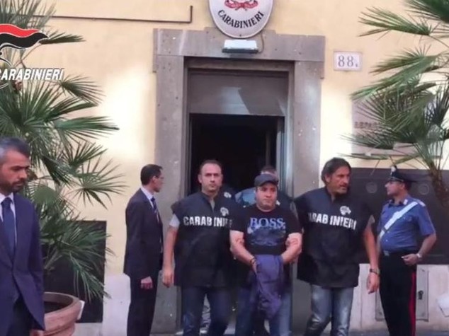 Presi 2 latitanti camorristi, 'covo' vicino a Roma - Video