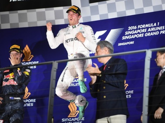 Gp Singapore, vince Rosberg e si porta a comando mondiale