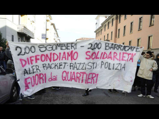 Sgomberati due centri sociali, guerriglia a Milano - Video