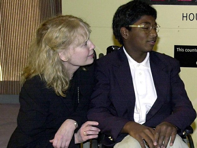 Si suicida il figlio 27enne di Mia Farrow