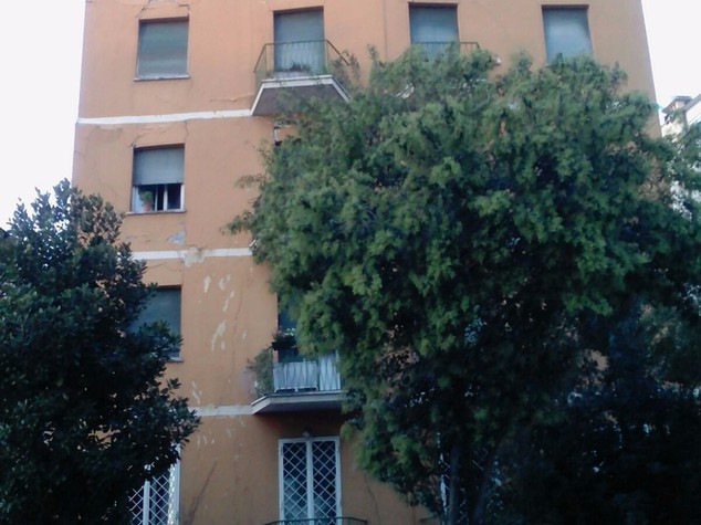 Crollo palazzina Roma, testimone "vivi per miracolo"