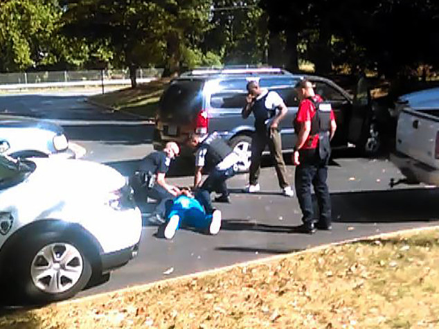 Usa, ancora tensione a Charlotte. Clinton rimanda visita - VIDEO