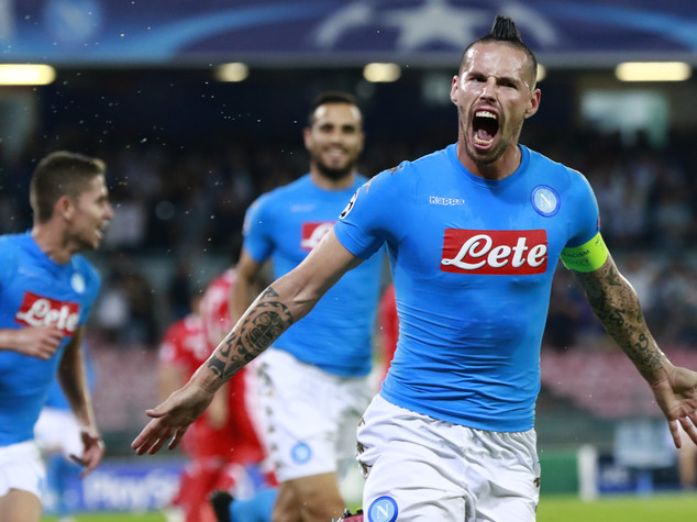 Poker Napoli in Champions, Benfica battuto al San Paolo