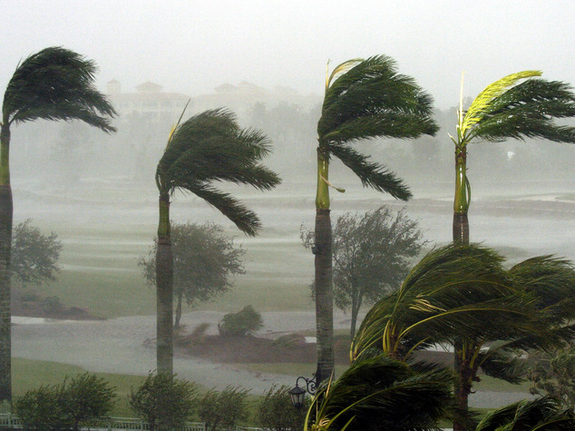 Uragano Matthew lascia Cuba, allerta in Florida