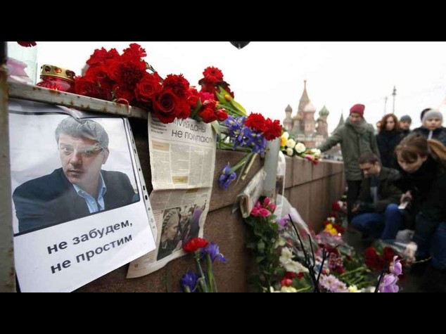 Russia: ucciso Nemtsov, leader dell'opposizione. Aveva detto, "ho paura che Putin voglia uccidermi" Foto-Video
