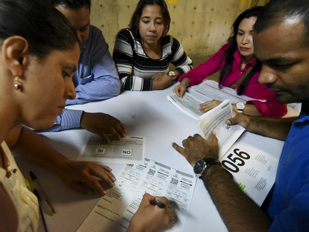 Colombia dice no all'accordo di pace con le Farc, 50,2% contrari