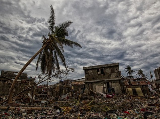 Matthew fa strage ad Haiti, oltre 800 morti. Blackout in Florida