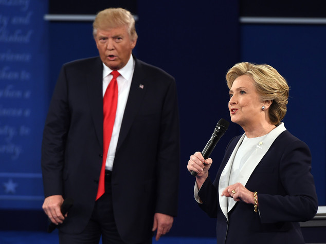 Attacchi feroci di Trump, ma la spunta Hillary - VIDEO - FOTO