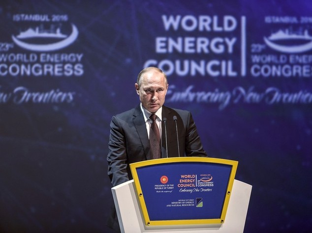 Energia: Putin, presto per dire che era idrocarburi al tramonto