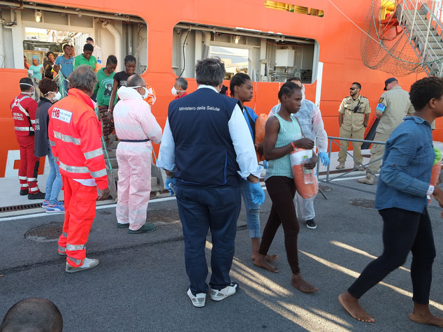Migranti: Viminale,da inizio anno 144.527 sbarcati (+5,98%)