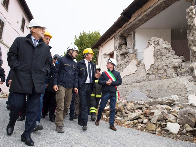Ok decreto terremoto. Renzi ad Amatrice, Accumoli e Arquata