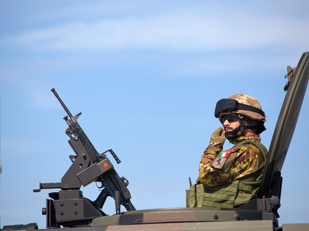Soldati italiani con Nato in Lettonia, gelo da Mosca
