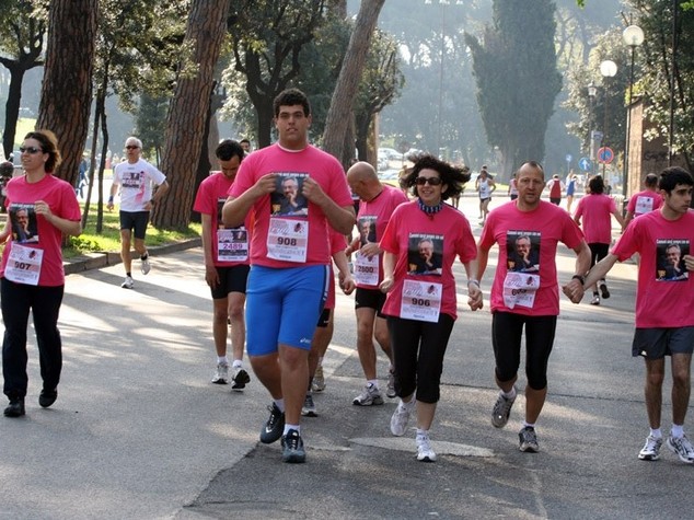 Stop fondi per ragazzi autistici, protesta contro Raggi