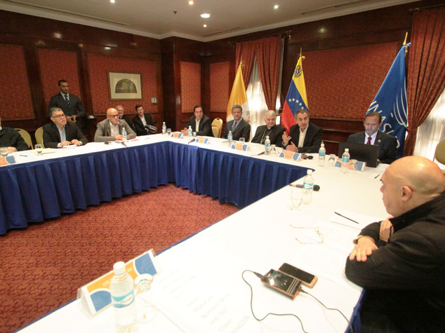 Venezuela, prove di dialogo dopo l'udienza di Maduro dal Papa