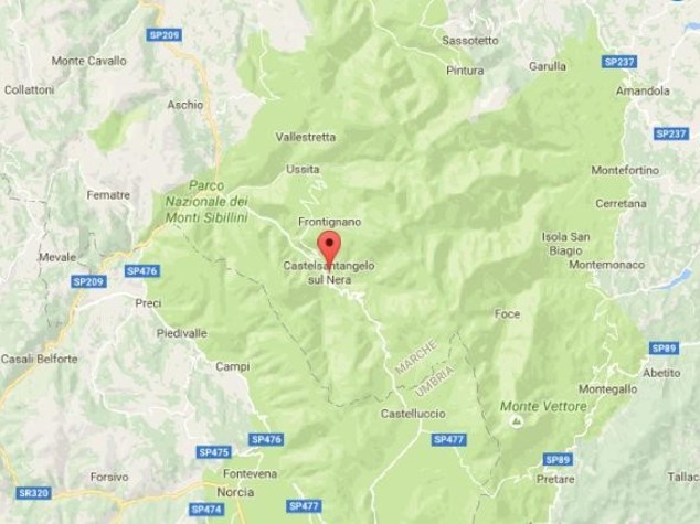 Terremoto: frana blocca corso del fiume Nera, allagata strada