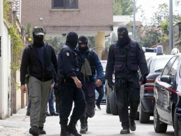 Terrorismo: blitz dei carabinieri, tre fermi