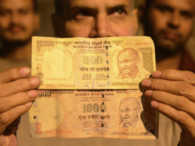 India: contro corruzione ritiro lampo biglietti 500 e 1.000 rupie