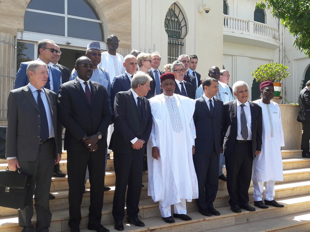 Gentiloni in Niger, "fermare catastrofe umanitaria dei migranti"