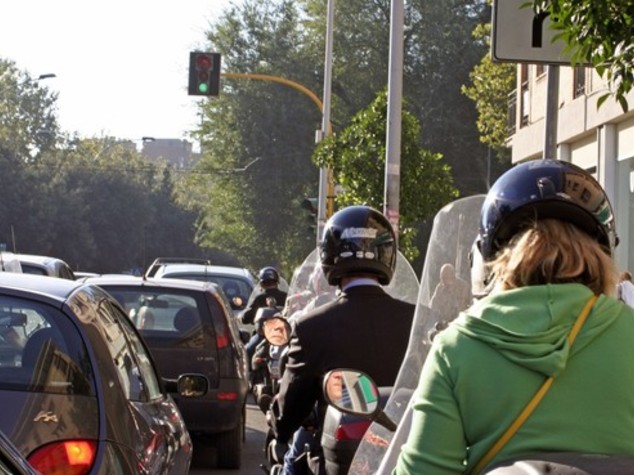 Auto: Eurostat, in Italia 6 ogni 10 abitanti, seconda in Europa
