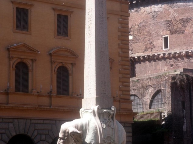 L'elefante della Minerva ancora senza zanna, incerti i tempi del restauro