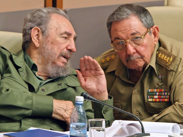 Fidel Castro, un clan di figli nipoti ed ex mogli - Infografica