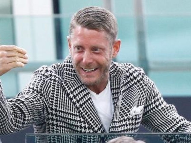 Lapo Elkann arrestato, su Twitter si scatena l'ironia