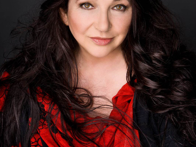Kate Bush guida hit ma e' nei guai coi fan perche' ama la May
