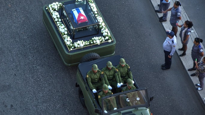 L'ultimo viaggio di Fidel, ceneri del 'lider maximo' a Santiago de Cuba Foto e Video