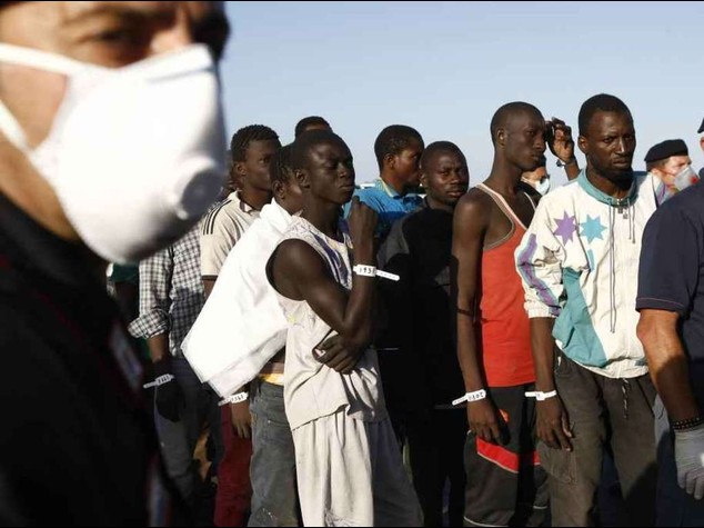 An infected migrant to be hospitalized in Catania