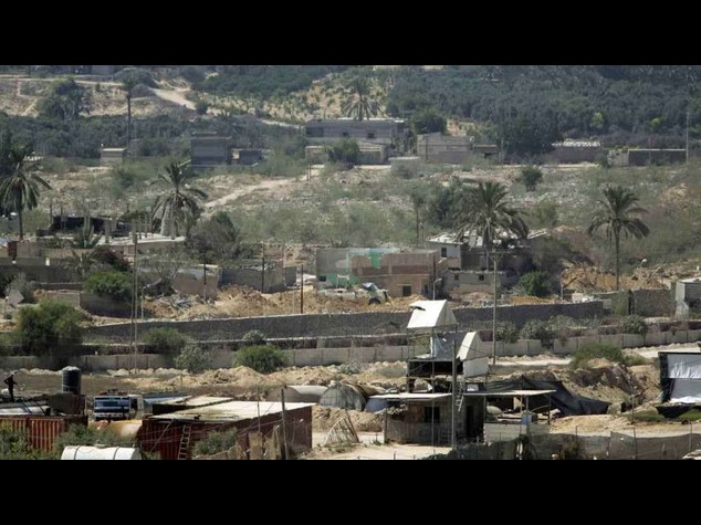 Egyptian troops kill 17 militants in Sinai