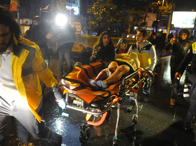Strage Istanbul, italiani si salvano gettandosi a terra