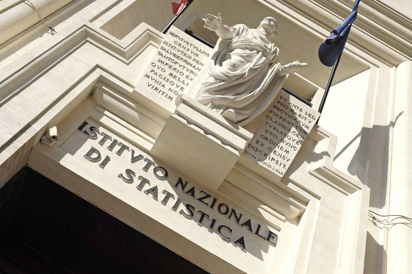 Istat: Italia indietro su istruzione e formazione, diplomati e laureati sotto la media Ue