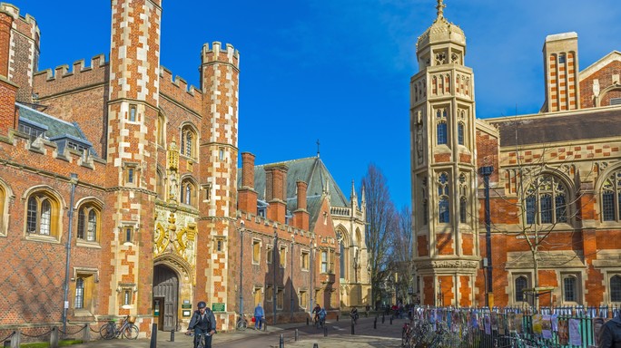 Rinunciare agli studenti Ue costerebbe a Londra 2 miliardi l'anno